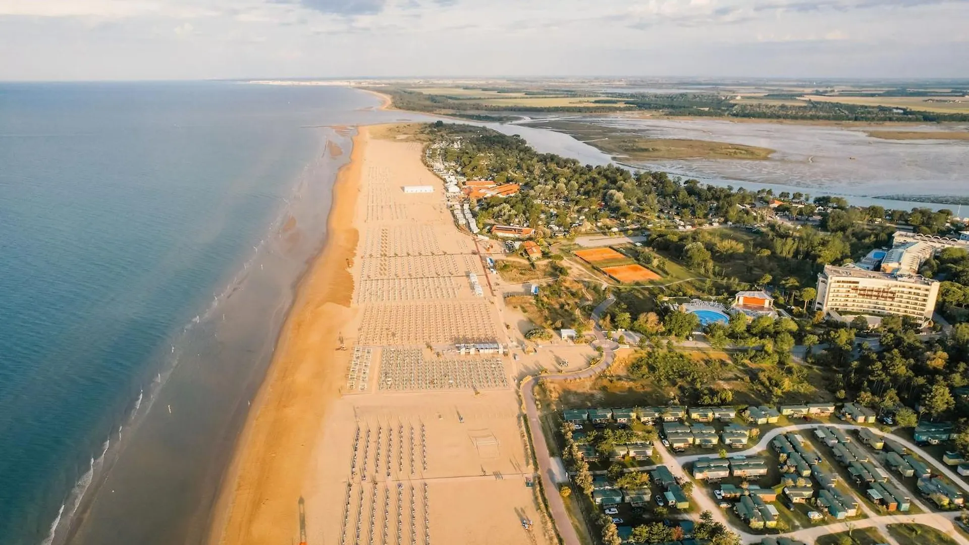 Cozy Flat With Swimming Pool - Beahost Apartment Bibione Italy